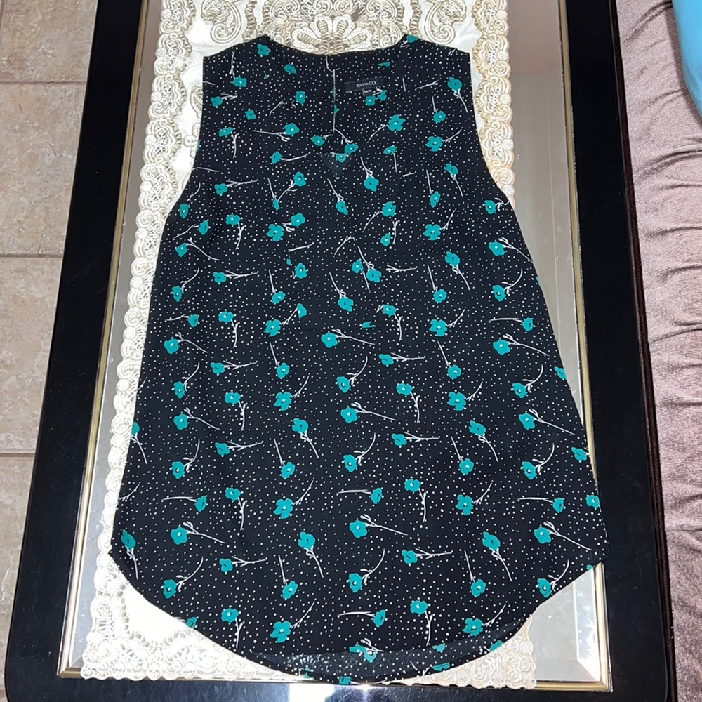RW&CO black sleeveless blouse with green floral print